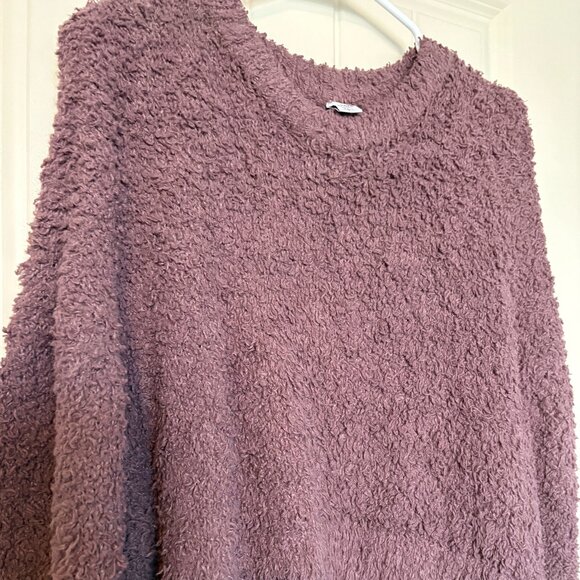 Twik Fuzzy sweater size Large - Picture 1 of 3